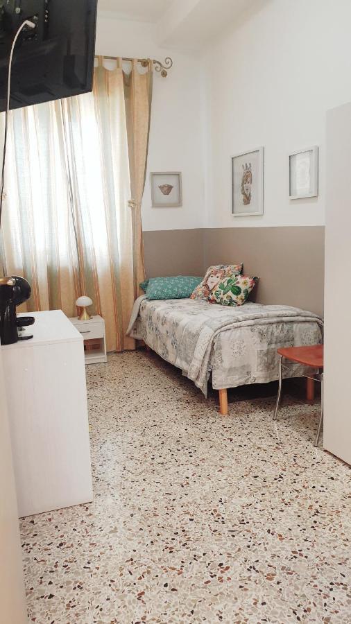 I Mori In Campidoglio Affitta Camere Sant'Agata di Militello Exterior foto