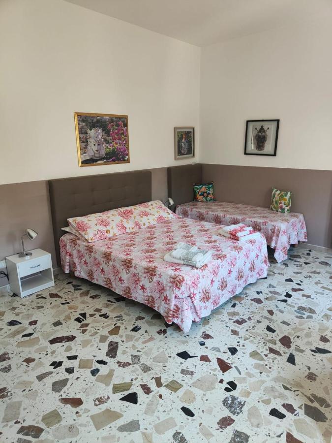 I Mori In Campidoglio Affitta Camere Sant'Agata di Militello Exterior foto