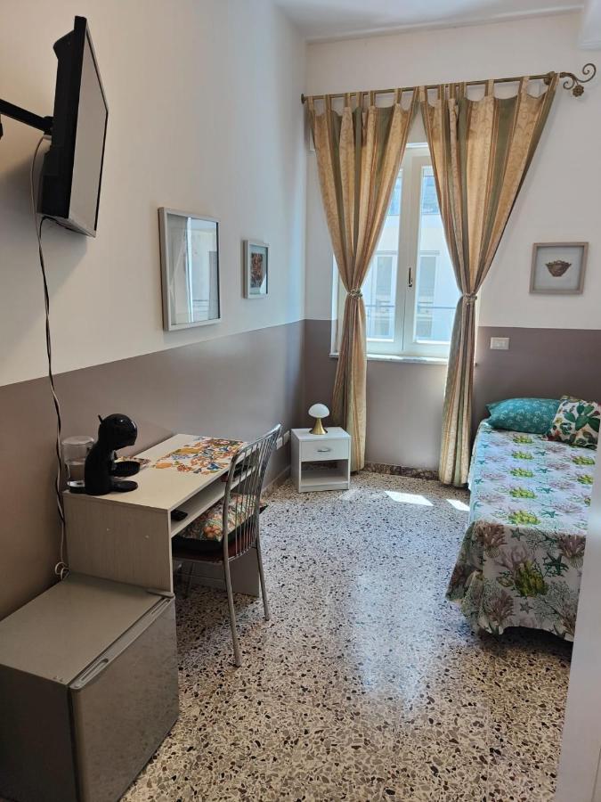 I Mori In Campidoglio Affitta Camere Sant'Agata di Militello Exterior foto