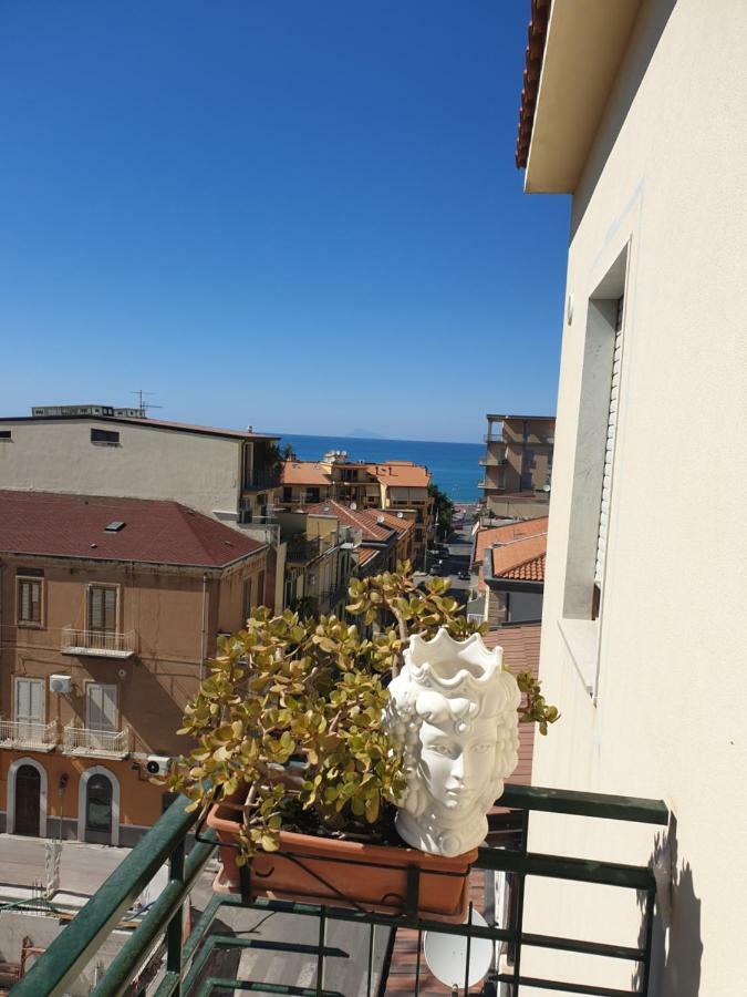I Mori In Campidoglio Affitta Camere Sant'Agata di Militello Exterior foto