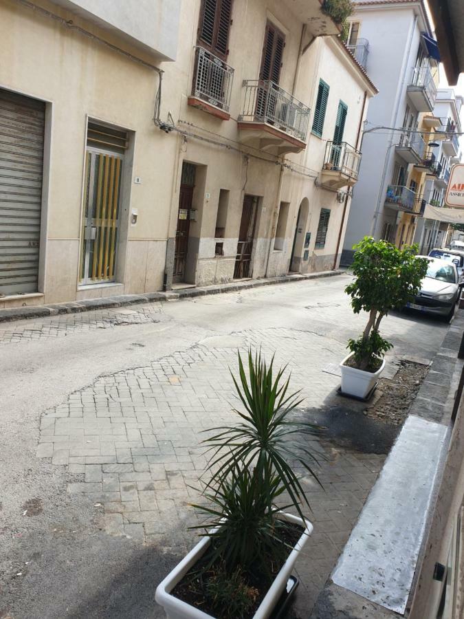 I Mori In Campidoglio Affitta Camere Sant'Agata di Militello Exterior foto